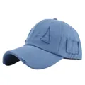 Primer plano de gorra de algodón azul lavado vintage con detalles de agujeros rasgados - Ajustable 54-59 / Azul