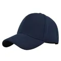 Détail d'une casquette de baseball bleu marine en coton à six panneaux avec œillets d'aération - Bleu marine