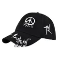 Gorra de béisbol negra estilo urbano con estampado graffiti y anillos de metal - Ajustable / Negro