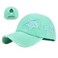 Dettaglio cappello baseball verde menta con toppa a stella glitter e foro per la coda - 54-59CM / Verde Lago