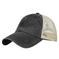 Detalle de lona lavada vintage y paneles de malla en una gorra trucker retro - Ajustable 54-59 / Negro