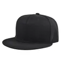 Dettaglio del cappellino snapback nero in twill di cotone con struttura classica a sei pannelli - Nero