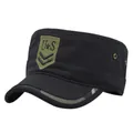 Detail der US-Stickerei und Tarnkante an der schwarzen Militär-Cadet-Kappe - Verstellbar 54-59cm / Schwarz