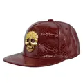 Cappello hip hop bordeaux effetto serpente con emblema a teschio dorato borchiato - Regolabile 54-59 / Borgogna