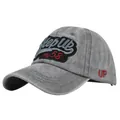 Détail d'une casquette de baseball vintage en toile délavée avec broderie 3D et coutures de qualité - Réglable / Gris