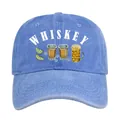 Blaue Baseballkappe aus gewaschener Baumwolle mit WHISKEY-Text und Getränke-Illustration - Himmelblau