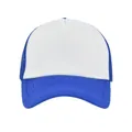 Primer plano de gorra trucker azul y blanca con malla transpirable y visera cosida - Ajustable / Azul Real y Blanco