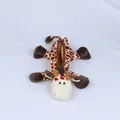 Astuccio a forma di giraffa in peluche con motivo a macchie marroni e texture morbida - Cervo Sika