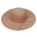 Détail d'un chapeau en feutre de laine camel avec ruban décoratif et large bord élégant - Circonférence du chapeau 56-58cm / Adulte / Kaki