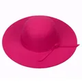 Détail du chapeau en feutre de laine rose fuchsia avec calotte ronde et ruban assorti - Circonférence du chapeau 56-58cm / Adulte / Rose rouge