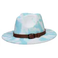 Dettaglio del cappello Fedora tie-dye blu e bianco con cinturino in pelle marrone e fibbia - 56-58cm / Stile Cintura Tie-Dye Blu Bianco / Celeste + Bianco Tie-Dye