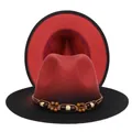 Detalle de sombrero Fedora degradado rojo y negro con banda decorativa de cuentas étnicas - M (56-58cm) / Rojo Oscuro y Negro