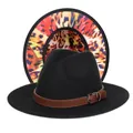 Détail du chapeau fedora noir avec boucle en cuir et doublure léopard colorée - M (56-58cm) / Extérieur Noir Doublure Léopard Rouge