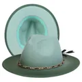 Detailansicht des zweifarbigen Fedora-Hutes in Minze und Dunkelgrün mit Kette - M / Grün