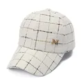 Berretto da baseball invernale in tweed bianco con logo M dorato e motivo a quadri - Regolabile / Bianco
