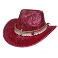 Détail du chapeau de cowboy rose pailleté avec étoiles argentées et cordon de serrage - Dessus concave / Rose rouge