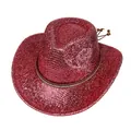 Détail du chapeau de cowboy rouge à paillettes avec bande strass et cordon à perles en bois - Rouge pastèque