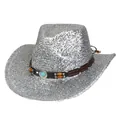 Chapeau de cowboy argenté pailleté avec bande en cuir turquoise sur fond blanc - Style Régulier / Argent