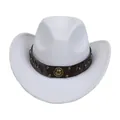 Detail of white felt cowboy hat featuring leather band with studs and horseshoe emblem - M (56-58cm) / Horshoe Badge Rivet Belt Style / White