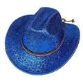 Détail du chapeau de cowboy à paillettes bleues avec bande en strass et perles en bois - Toit Plat Bleu Royal