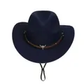 Détail du chapeau de cowboy en laine bleu marine avec crâne de taureau et lanière cuir - M (56-58cm) / Bleu marine