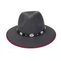 Cappello fedora in lana grigio scuro con rivetti argentati e cuciture bordeaux - M (56-58cm) / Stile Concho in Rilievo (2HAT084) / Grigio