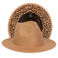 Vista dettagliata dell'interno del cappello fedora con tesa leopardata ed etichetta tessile - Taglia unica(56-58cm) / Cachi (233-F)