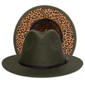 Dettaglio del cappello fedora verde scuro con misto cotone e fodera con stampa leopardata - Taglia unica(56-58cm) / Verde Militare (234-C)