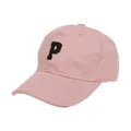 Primer plano de gorra rosa de algodón con letra P negra bordada y costuras detalladas - 3D Embroidered Letter P Style / Rosa