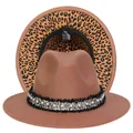 Dettaglio cappello fedora marrone con tesa leopardata e fascia decorata di perle - Taglia unica(56-58cm) / Cammello (238-E)