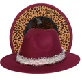 Dettaglio del cappello fedora bordeaux con fascia di perle e tesa con stampa animalier - Taglia unica(56-58cm) / Rosso Vino (240-I)