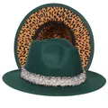 Dettaglio del cappello fedora verde scuro con fascia di perle e fodera leopardata - Taglia unica(56-58cm) / Verde Scuro (240-B)