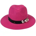 Détail d'un chapeau panama rose avec ruban noir orné de perles et de petites fleurs blanches - 56-58cm / Décoration de Ruban Perles et Fleurs / Rouge Rose