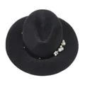 Détail d'un chapeau Panama noir orné de perles blanches et de petites fleurs - 56-58cm / Décoration de Ruban Perles et Fleurs / Noir