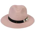 Vue détaillée du chapeau de paille rose avec ruban noir, perles et décor floral - 56-58cm / Décoration de fleur en perle artificielle et ruban / Rose chair
