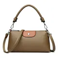 Elegante bolso para móvil caqui para mujer con solapa marrón y botón a presión plateado - Gris elefante