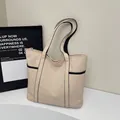 Bolso tote minimalista de lona beige con ribetes negros y gran capacidad para mujer - Talla única / Blanco Roto