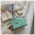 Bolso mini acolchado verde menta con cierre de flor dorada y correa de cadena - Grande / Verde