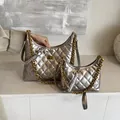 Set de sacs hobo argentés matelassés avec finition métallisée et chaîne dorée - Petit / Argent