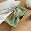 Set de table en coton vert avec corde de chanvre et surpiqûres sur plateau rotin - 30x45cm / Bord Roulé / Vert Fruit
