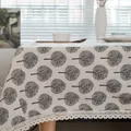 Nappe en coton et lin avec imprimé d'arbres et dentelle blanche dans une salle à manger - Imprimé Arbre Beige Avec Bord en Dentelle