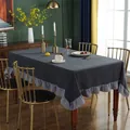 Detailoverzicht van grijs vintage tafelkleed met elegante ruches en lotusbladranden - 90*90cm / Donkergrijs & Lichtgrijs Roffel