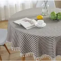 Detail der runden gestreiften Tischdecke mit eleganten weißen Quasten und Leinenstruktur - Durchmesser 150CM / Kaffeebraun Gestreift mit Quasten