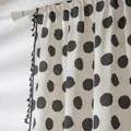 Cortina minimalista de algodón y lino con lunares negros y bordes de borlas negras - 150 Ancho * 160 Alto / Lunares Grandes Bolsillo Varilla