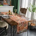 Chemin de table jacquard rétro de luxe avec motifs spirales abstraits et glands décoratifs - 35x140cm / Conque Orange