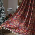 Dikke rode bohemian jacquard deken met geometrische patronen en witte kwastjes - Rode geometrische jacquard (Kwastjesgordijn met roede) / 150Bx45H