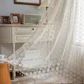 Beige kantengordijn met bloemmotieven en kwastjes in een vintage woonkamer - 150 Breed * 45CM Hoog / Diamant Bloemen + Rod Pocket