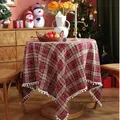 Detail of Christmas plaid tablecloth with white snowflake patterns and pompom fringe - 100x140cm / Gradient Snowflake with Pom-poms
