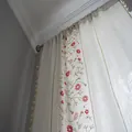 Beige Boho Vorhänge mit Blumenstickerei und dekorativer Bommelborte für Schlafzimmer - Pastoral Floral (Tunnelzug-Rückseite) / 132cmx260cm
