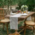 Chemin de table en dentelle blanche française avec motifs floraux sur table longue - 30x240cm / Rose Blanche